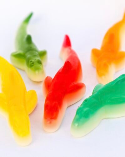 Fruit Sharks are fruity shark shaped dummies godis fabrica swedish candy