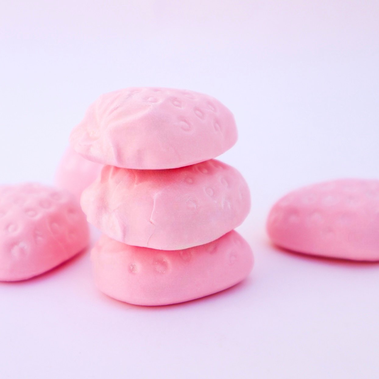 Soft Strawberry nube de fresa toms swedish candy